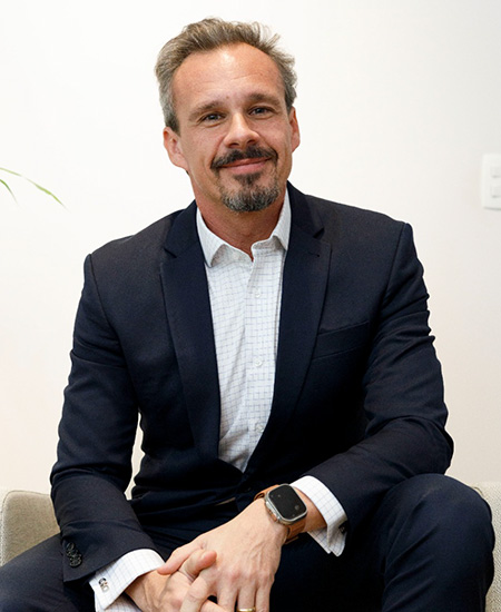 Dr Ricardo Luba